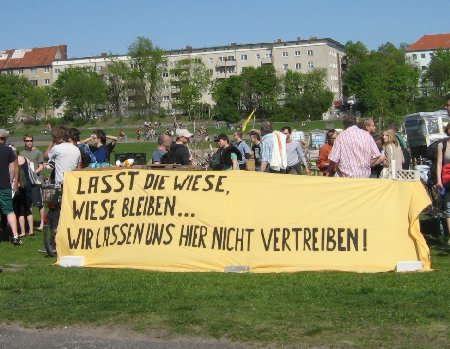 Wiese bleibt Wiese Tempelhofer Feld 28.4.2012